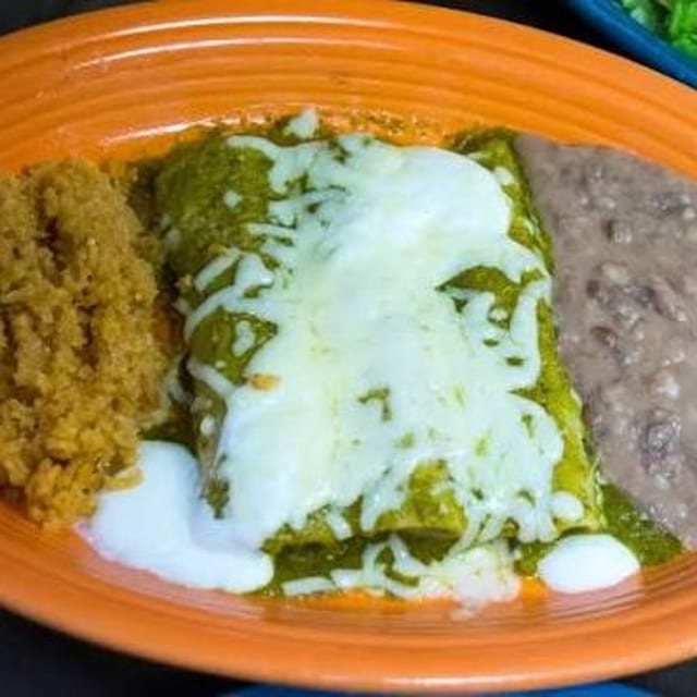#5 Enchiladas Verdes.